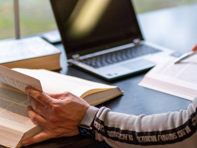 Herausragende wissenschaftliche Leistung: Einmal jährlich zeichnet die PHKA ihre besten studentischen Abschlussarbeiten aus. Foto: Kamuf/PHKA