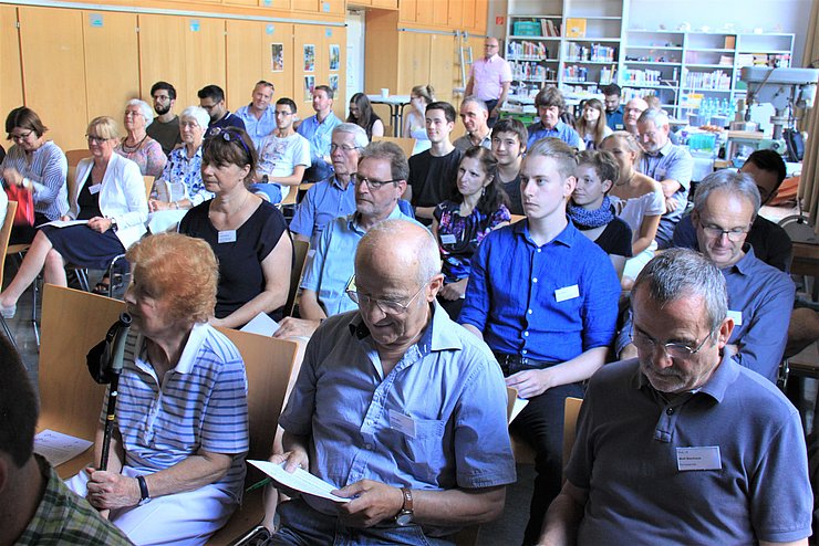 Teilnehmerinnen und Teilnehmer des Symposiums „Technikgeschichte als ein Schlüssel zum Gegenwartsverständnis“. Foto: Pädagogische Hochschule Karlsruhe