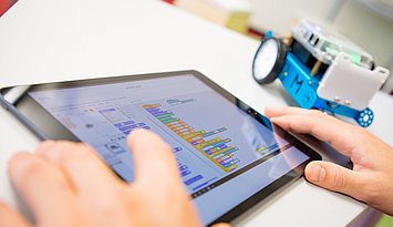 Digitalisierung spielerisch erleben: Bei der Bunten Nacht der Digitalisierung am 1. Juli an der PHKA. Foto: Manherz/PHKA