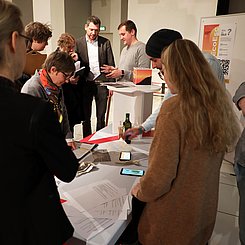 Beim Juryrundgang. Foto: Pädagogische Hochschule Karlsruhe