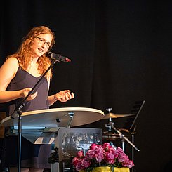 Sprach für die Absolventinnen und Absolventen: Nicole Carle. Foto: David Manherz / Pädagogische Hochschule Karlsruhe
