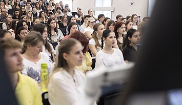 Studierende in einem Hörsaal