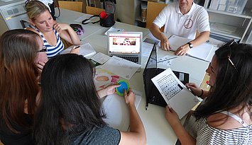 Im Sommer entstehen die kniffligen Rätsel für kühle Wintertage. Foto: Pädagogische Hochschule Karlsruhe