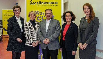 Der neu gewählte Sprecher:innenrat des Netzwerks SÜDWISSEN: Karin Vach, Panja Mücke, Andreas Frey, Conny Mayer-Bonde, Silke Hertel (v. l. n. r.) Bild: Wolfgang Finke / SÜDWISSEN