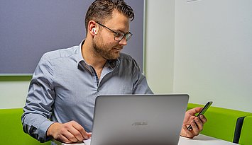 Die eigene Expertise ausbauen: Mit den berufsbegleitenden Weiterbildungsangeboten der PHKA. Foto: Kamuf/PHKA
