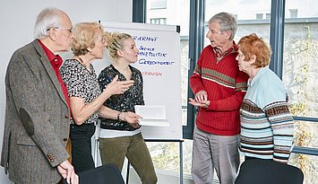 Die Bildung von älteren und alten Menschen steht im Fokus des Masterstudiengangs Geragogik der Pädagogischen Hochschule Karlsruhe. Foto: Thomas Schindel / Pädagogische Hochschule Karlsruhe