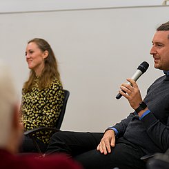 Jun.-Prof. Dr. Sebastian Engelmann (r.). Foto: Roxane Fijean/Pädagogische Hochschule Karlsruhe
