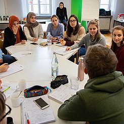 Studierende unterschiedlicher Konfessionen im Dialog. Foto: David Manherz/Pädagogische Hochschule Karlsruhe