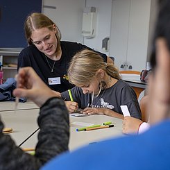 Karlsruher Mathe Sommer 2023: Lerndefizite ausgleichen und fit werden für das neue Schuljahr. Foto: Gustavo Alàbiso/PHKA