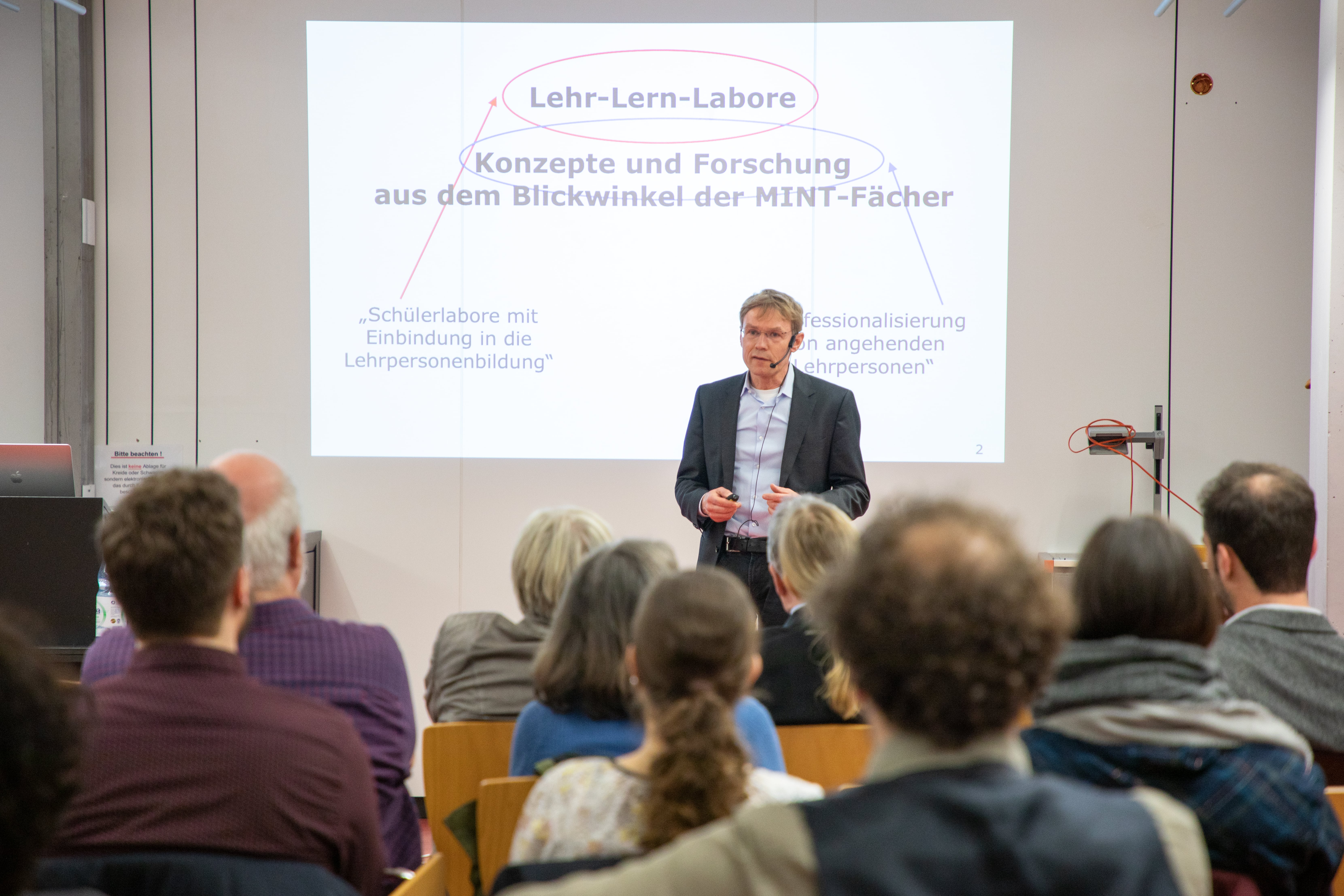 Hedwig Kettler-Lecture 2019 mit Prof. Dr. Burkhard Priemer von der Humboldt-Universität zu Berlin. Foto: Pädagogische Hochschule Karlsruhe