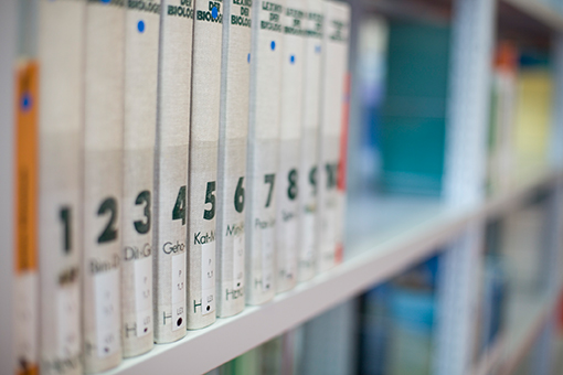 In der Bibliothek der Pädagogischen Hochschule Karlsruhe. Foto: Pädagogische Hochschule Karlsruhe